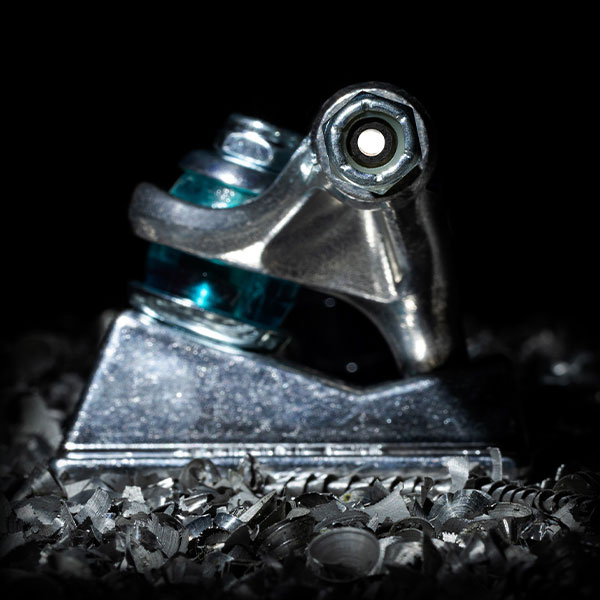 Extra strong reinforced hollow axles.