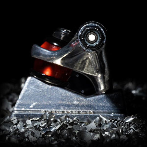 Extra strong reinforced hollow axles.